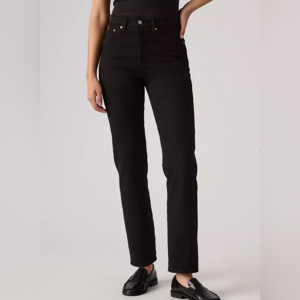 Levi's Women's Black Straight Leg Jeans